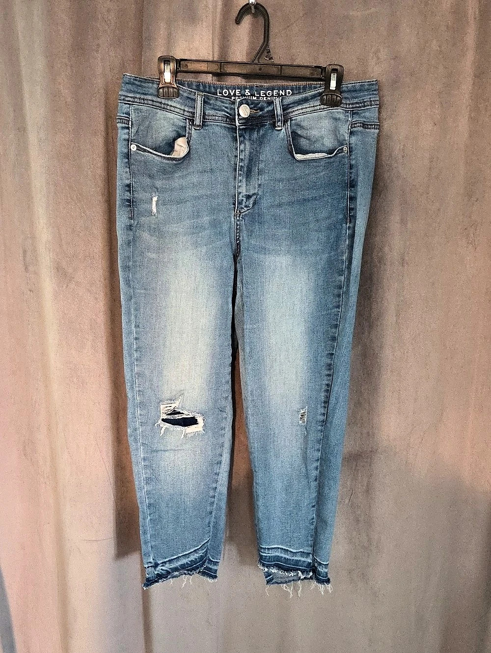 Love & Legend Distressed Skinny Cropped Jeans in Blue Waist 14